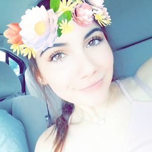 Meet your Posher, Chloe